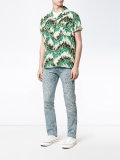 spread collar shirt