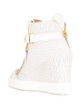 Jennifer sneakers