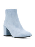 round toe boots