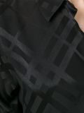 格纹衬衫