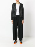 drop-crotch loose trousers