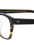 'Cameron'眼镜