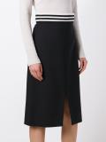 front slit skirt