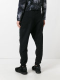 drop-crotch trousers 