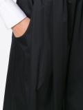 wide-legged cropped trousers