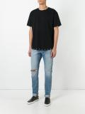 destroyed jeans 