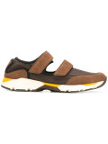 cut out strap sneakers