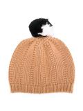 pom-pom bonnet