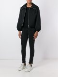 宽松衣袖夹克