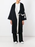 系腰带大衣