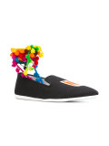 NY pom pom slippers 