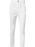 slim-fit trousers 