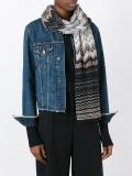 zig-zag pattern knit scarf