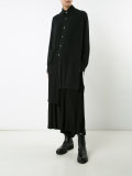 loose-fit trousers