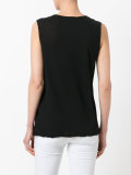 sleeveless top 