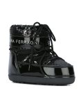'Flirting' snow boots
