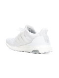 Ultra Boost运动鞋
