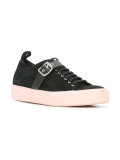 contrast trainers 