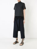 drop-crotch trousers