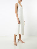 long sleeveless dress 