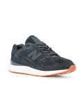 lace-up trainers