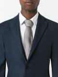 pointed tie  