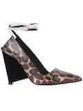 ankle strap pointed pumos