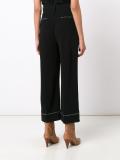 wide-legged cropped trousers