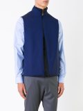 fastening detail gilet
