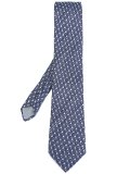 pointed tie 