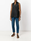 sleeveless shirt