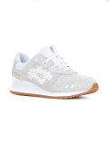 lace up trainers 