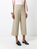 wide-legged cropped trousers