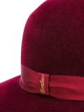 wide brim hat