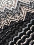 zig-zag pattern knit scarf