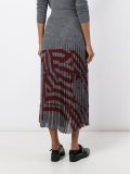 pleated skirt