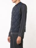 snap fastening quilted gilet
