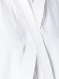衣领细节连衣裙