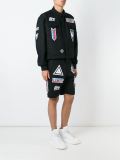 补丁牛仔夹克