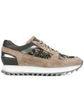metallic detailing sneakers