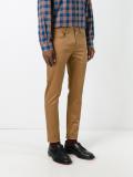 slim-fit jeans 