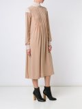 缩褶连衣裙