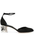 contrast heel pumps 