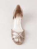 low-heel pumps