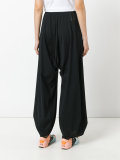 drop-crotch loose trousers