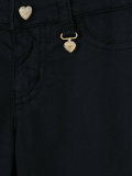 slim-fit trousers 