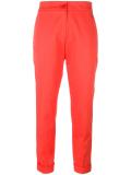slim-fit trousers 