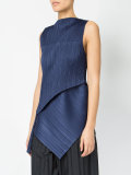 asymmetric pleated tank