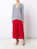 wide-legged cropped trousers