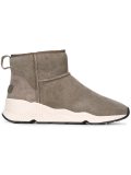 'Alaska' boots